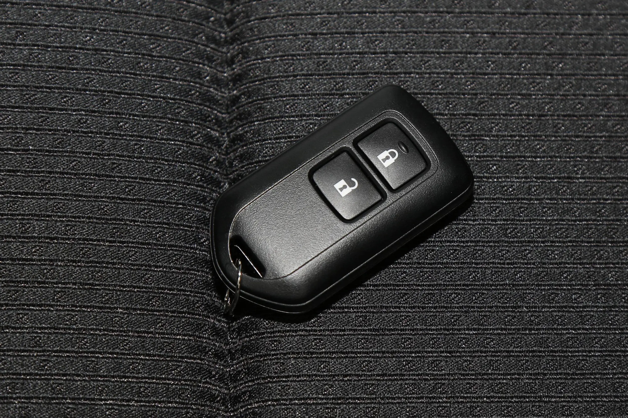 代步微型车丰田,丰田yarisl致炫跑高速怎么样