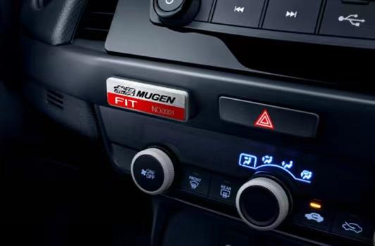 本田仔都要笑醒了，本田原厂改装的*四代第**飞度，只要9.68万