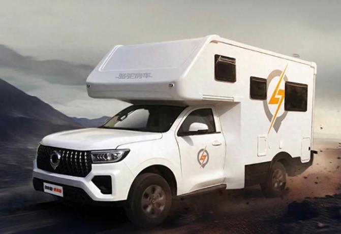 房车推荐全新款的车型,爱旅途和自由炮皮卡房车哪个更好