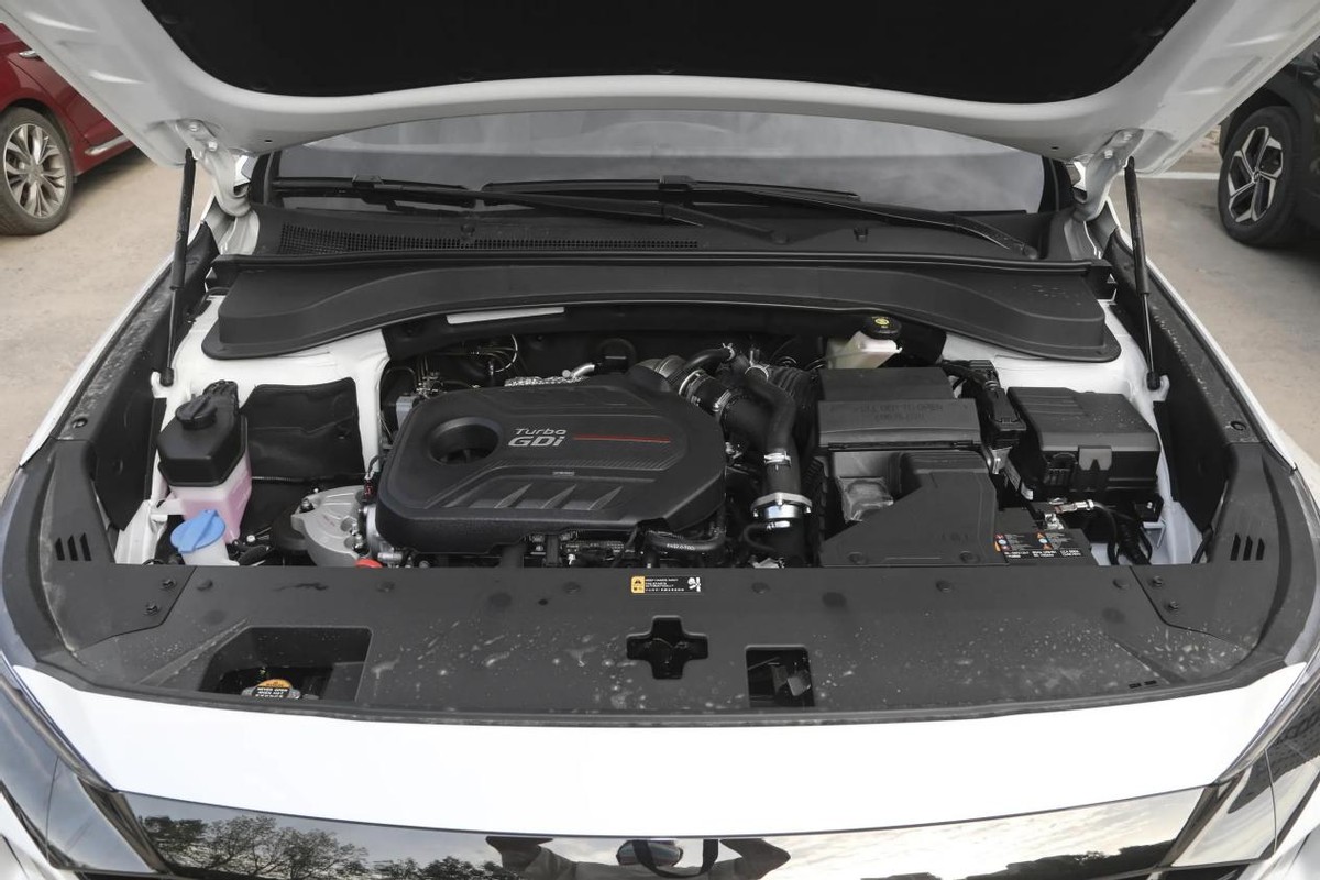 大六座suv第四代胜达旅行家上市,第四代胜达是中型suv