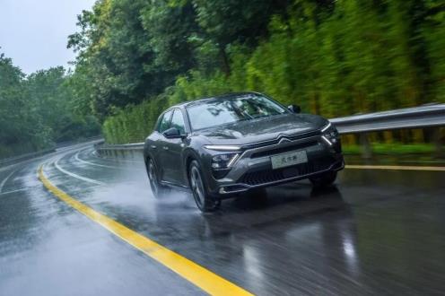 经典款凡尔赛二级车落地价,17万左右合资车凡尔赛值得购买吗