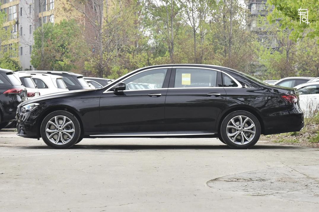2024款奔驰e300l豪华落地价格,最新款奔驰e300l豪华版对比上一代