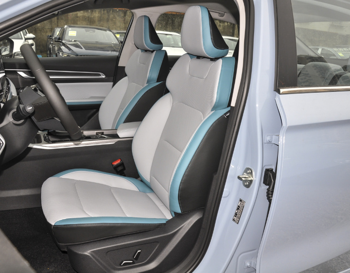 江淮a5plus和吉利帝豪哪个好,江淮a5plus对比帝豪