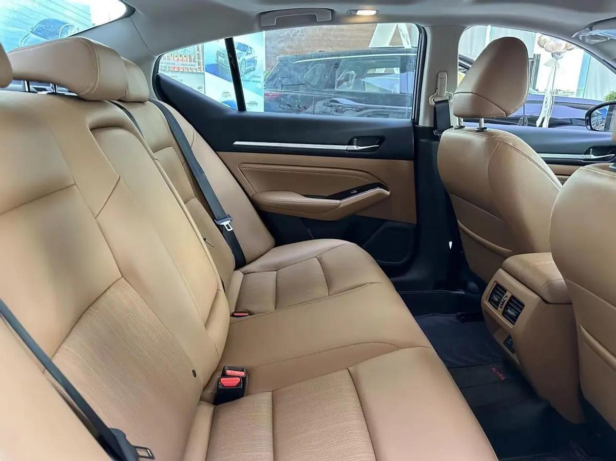 2021日产天籁2.0t空间,新款日产天籁2.0l低配版