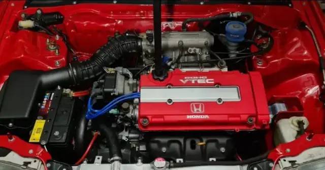 探店丨花50万买本田思域,真信仰还是割韭菜?