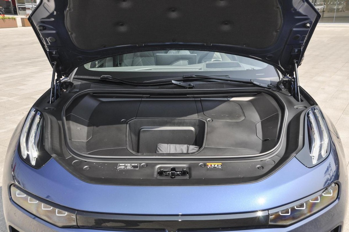 续航强大，动力表现优秀，ZEEKR001，助你告别里程焦虑