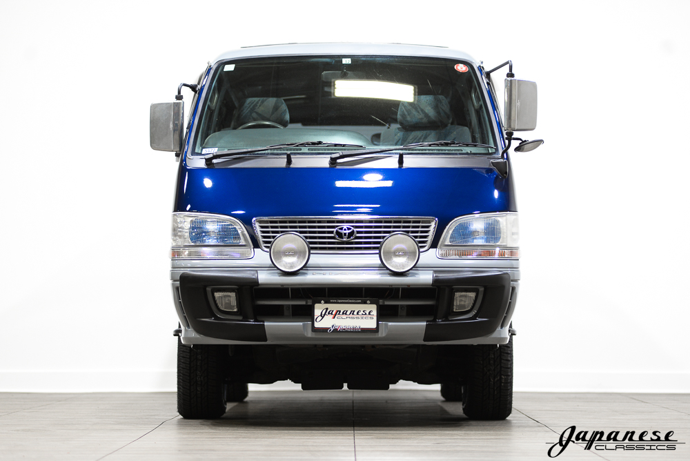 丰田hiace商务车图片,丰田面包车hiace到底好在哪里