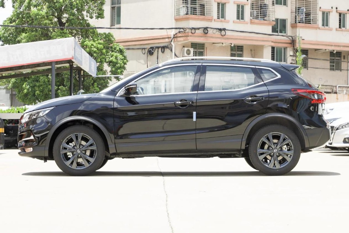 逍客和xrv哪个更值得入手,逍客丰田锋兰达和锐放对比选哪个