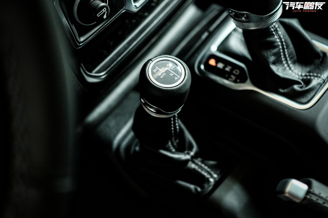 新款jeep角斗士,jeep角斗士适合跑长途吗