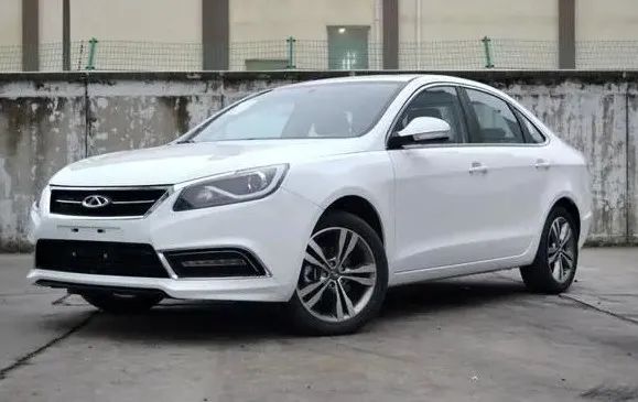 奇瑞艾瑞泽8和长安锐程cc,38号车评中心奇瑞艾瑞泽8