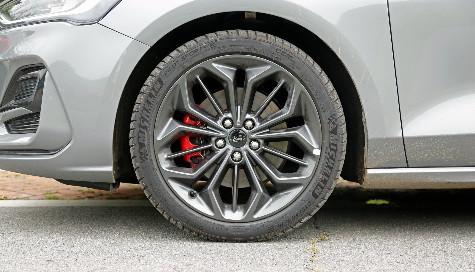 7.9秒破百原厂短簧的小钢炮福特福克斯试驾