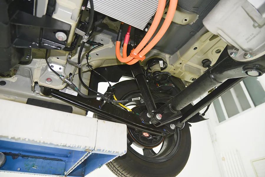 吉利熊猫mini骑士底盘展示,吉利熊猫骑士底盘离地多少厘米