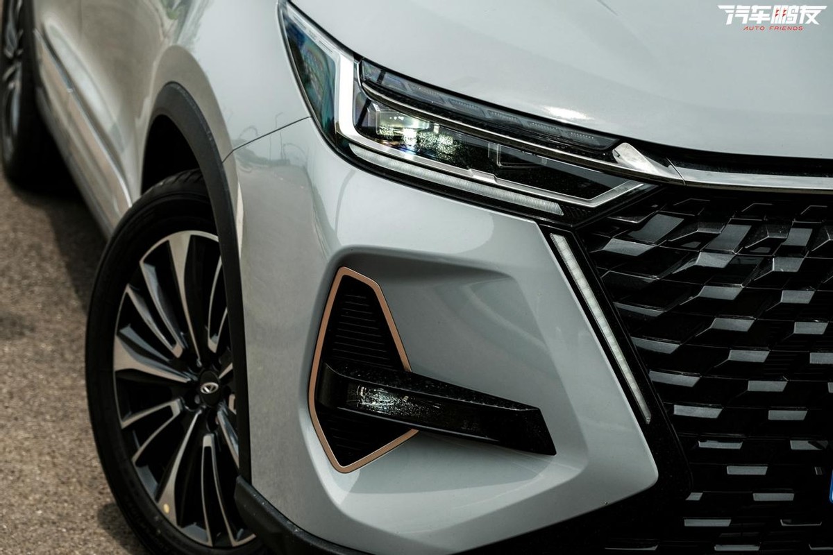 奇瑞瑞虎8pro巅峰版试驾五座,奇瑞瑞虎8pro四驱顶配深度试驾