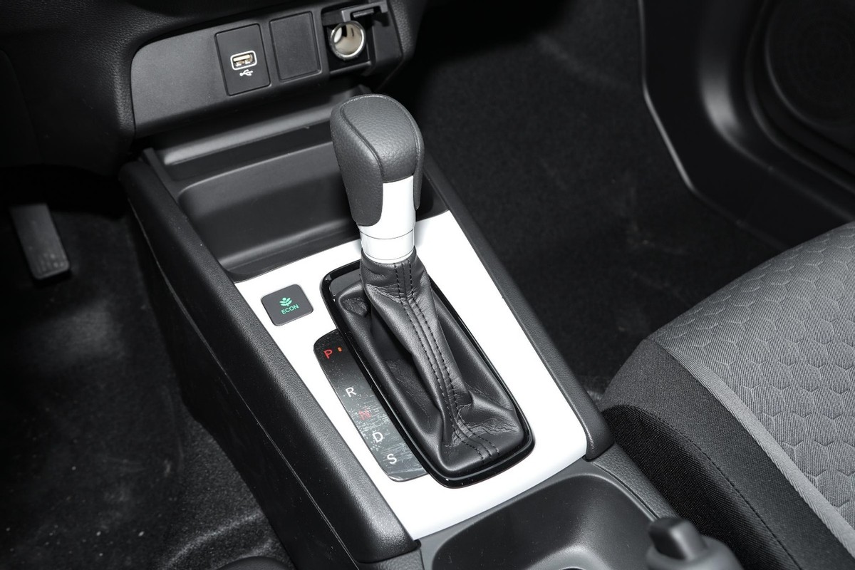 本田飞度1.5t豪华版,本田飞度新款配置参数及价格