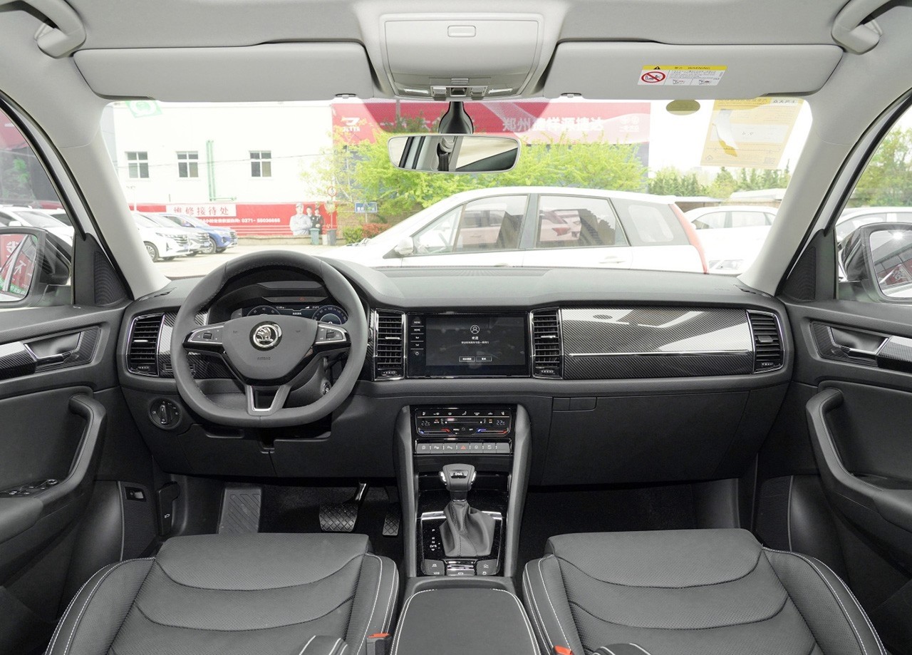 国足座驾vs明星座驾,国足1-3越南国足阵容