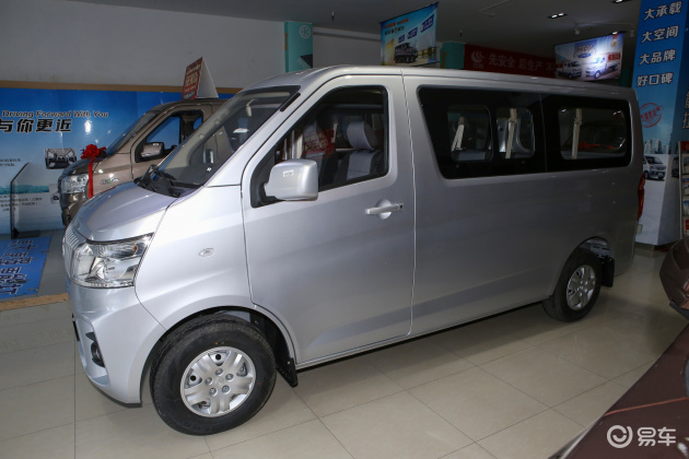 长安睿行m60和长安跨越v5哪个好,睿行m60评测