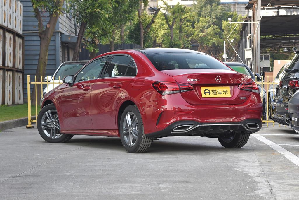 奔驰a是什么车型,奔驰a是什么平台生产的