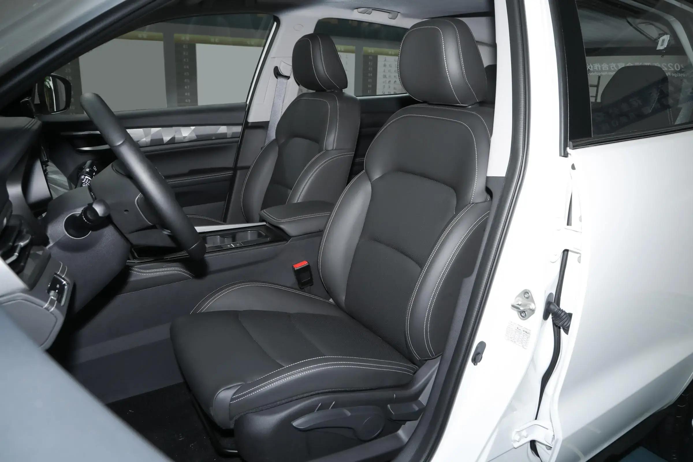 新款手动挡吉利远景x6都有啥配置,16年1.3tcvt旗舰型吉利远景x6