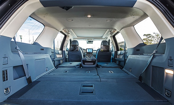 林肯领航员内饰改装效果图,全新林肯领航员内饰视频