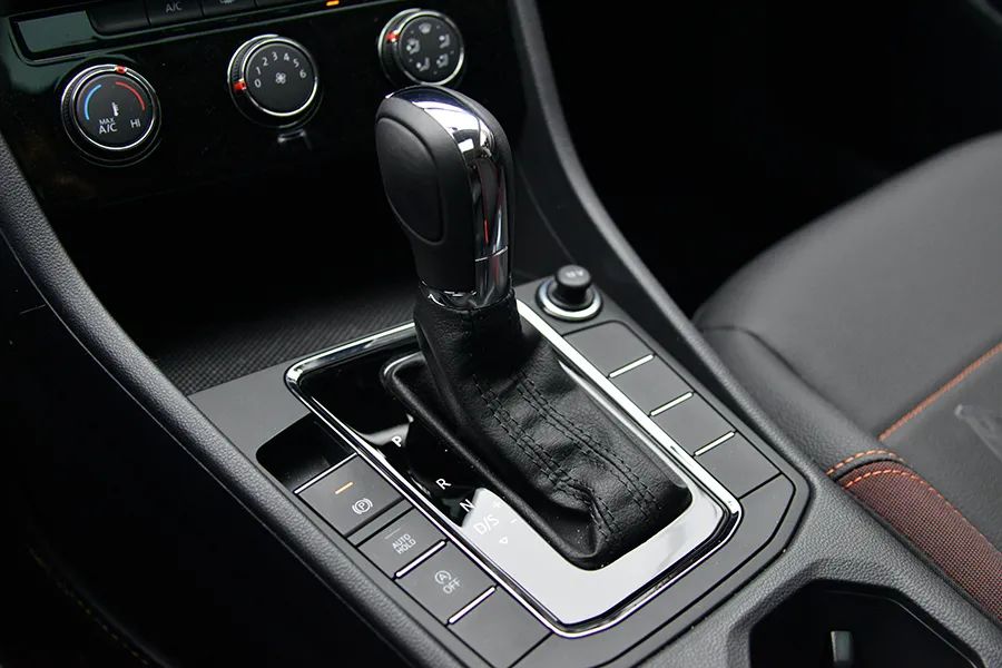 大众宝来底盘偏硬,宝来2023款1.4t尊行版底盘怎么样