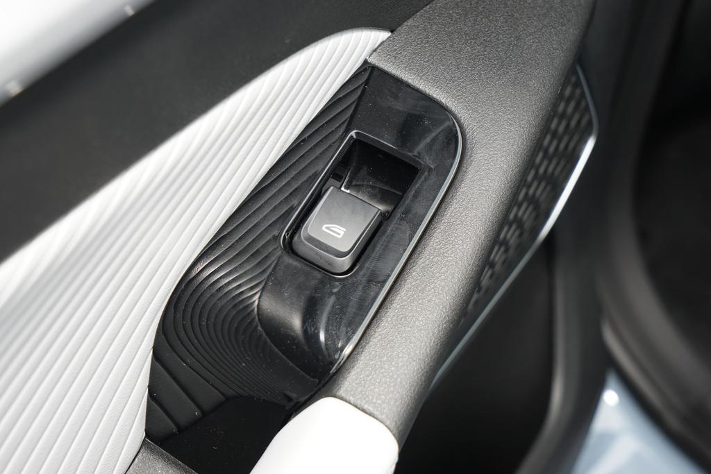 吉利帝豪第四代旗舰中控,吉利帝豪第四代2022款车机升级