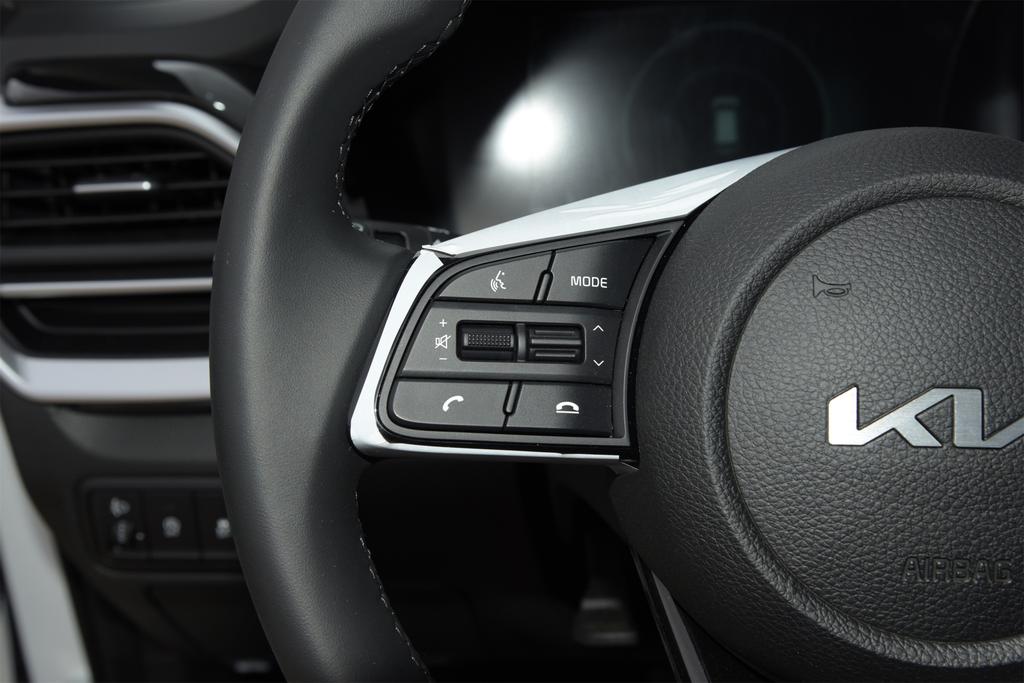 起亚新智跑最新款试驾视频,试驾起亚智跑2021款视频