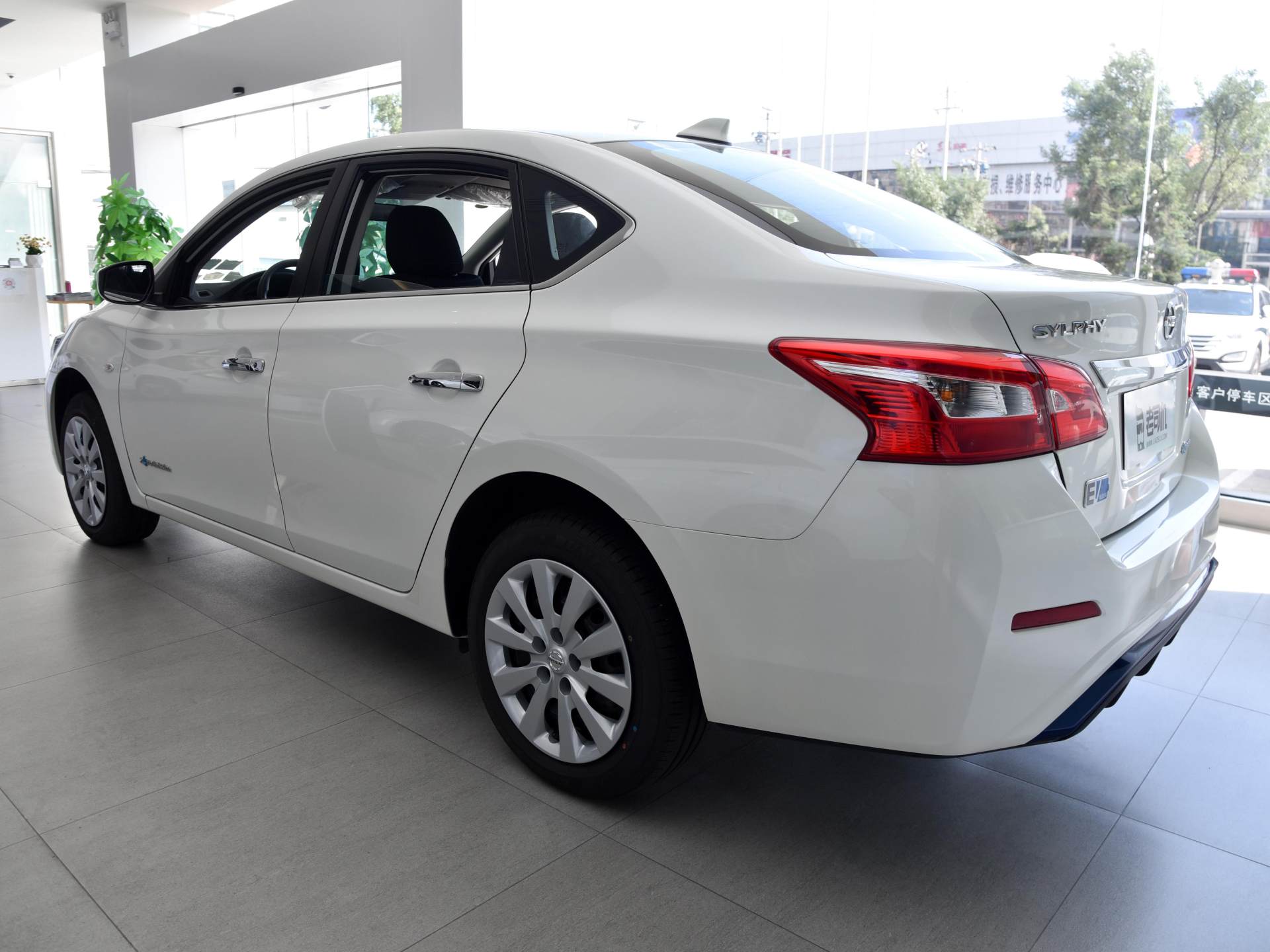 日产轩逸纯电动充电能跑多快,18款日产轩逸纯电续航多少