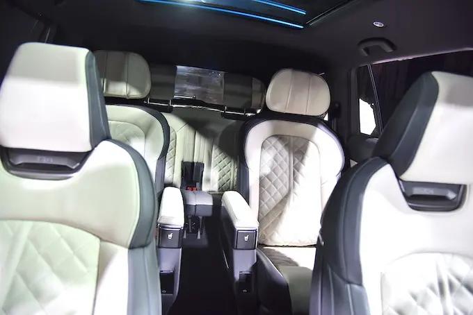 奥迪q62023燃油款落地多少钱,奥迪q6对比奥迪q7