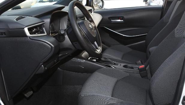 雷凌混动豪华外观,2018款丰田雷凌外观