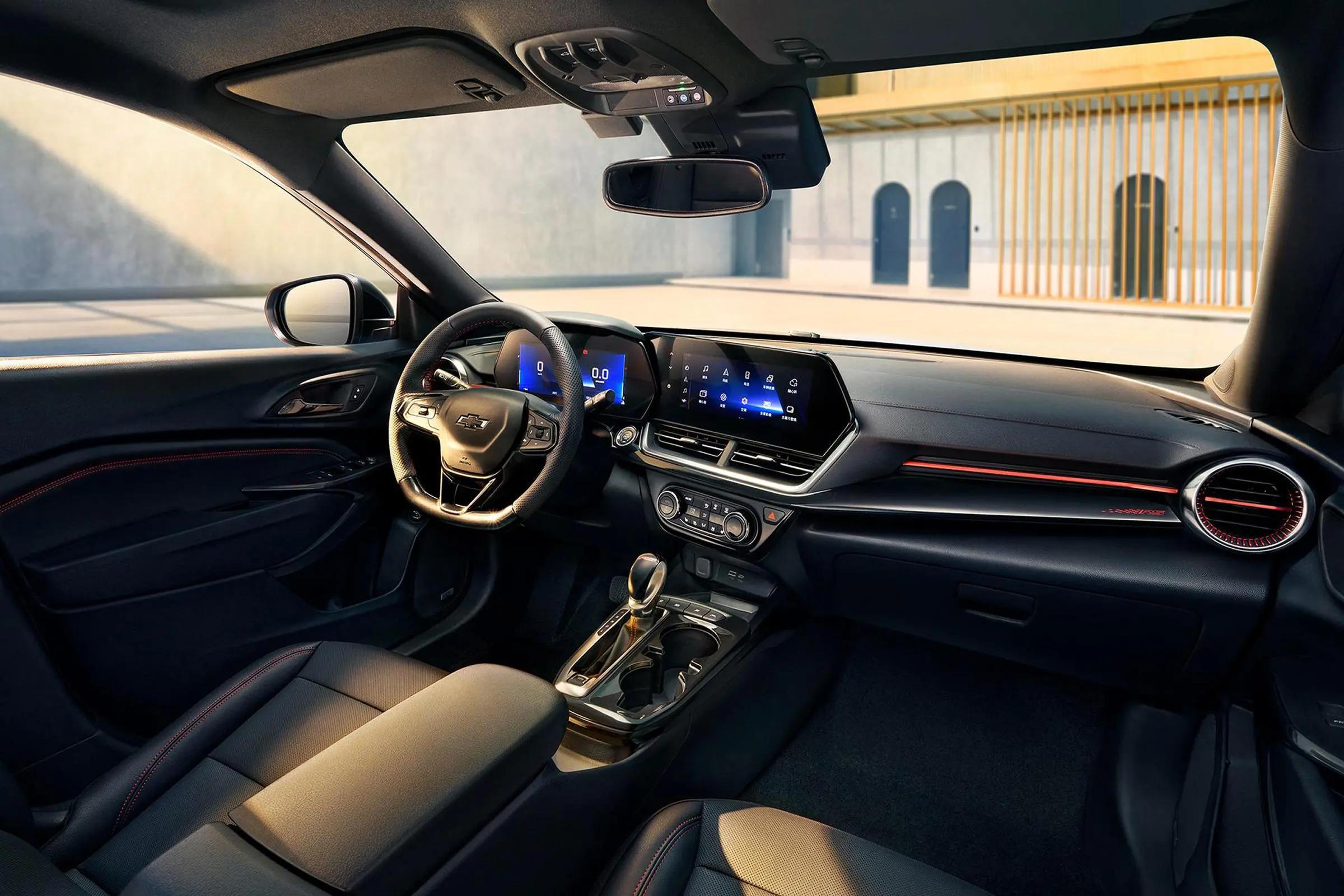 雪佛兰新星迈罗尺寸,雪佛兰科迈罗选哪个版本