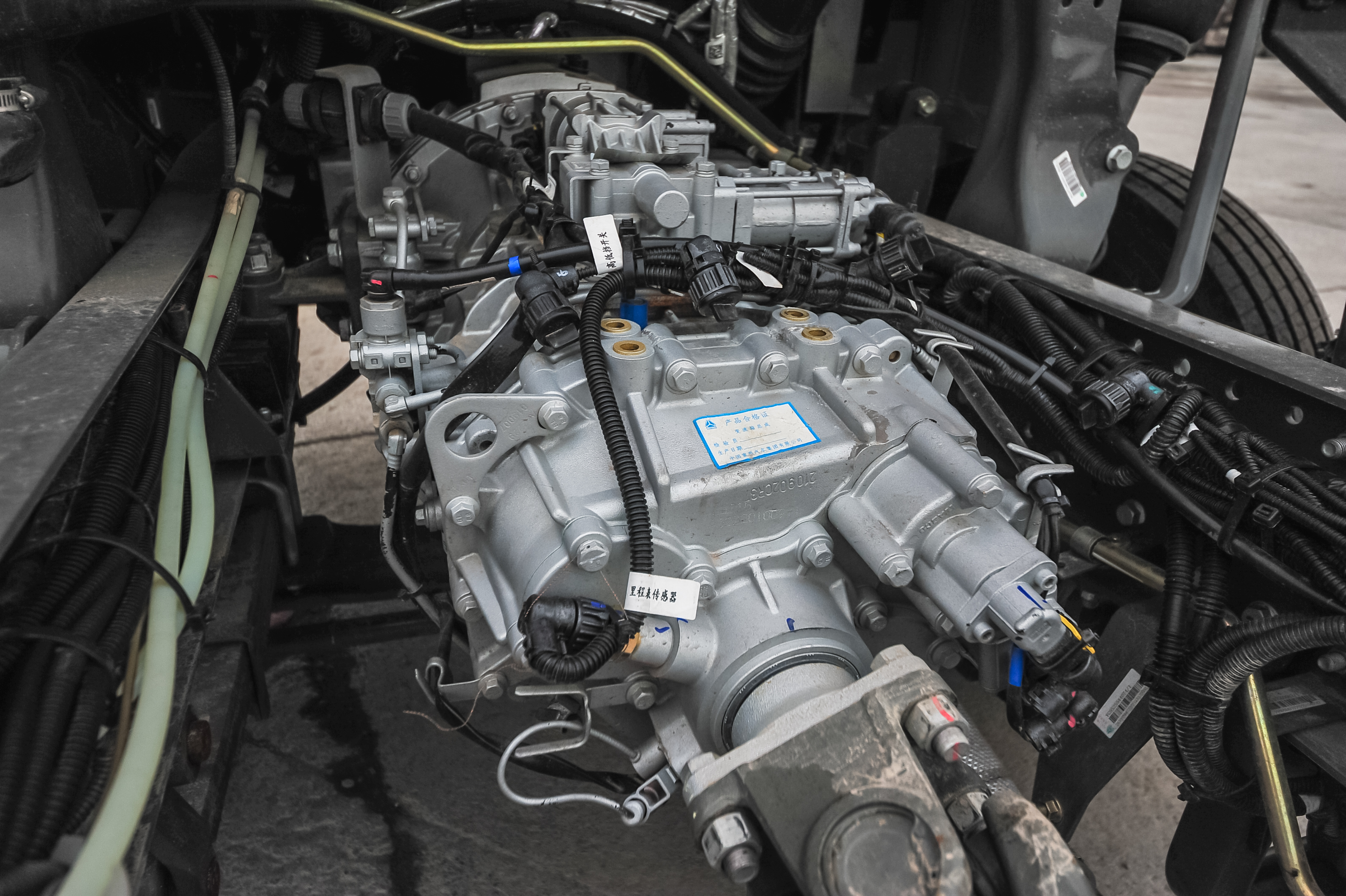 豪沃6.8米4缸220马力车型试驾视频,豪沃156马力多大