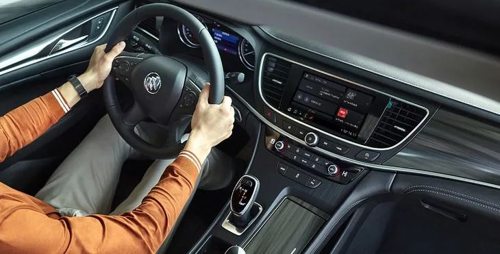 别克君越3.0旗舰版值得入手吗,老款别克君越二手车值得买吗