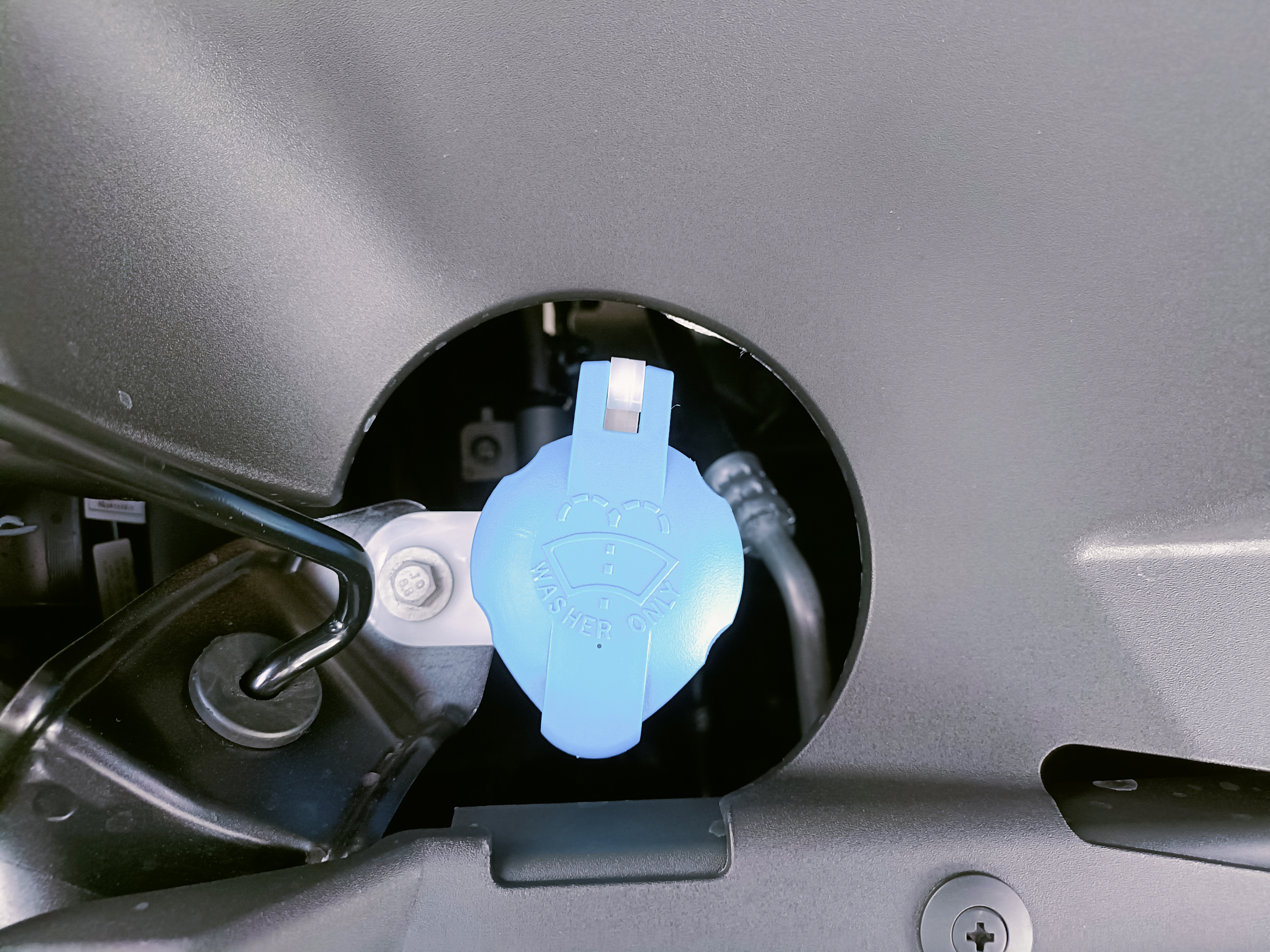 汽车自己如何加玻璃水教程,新手车主如何自己加玻璃水