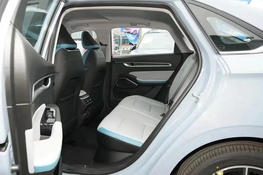 吉利帝豪第四代冠军版仪表,吉利帝豪第四代冠军版仪表盘