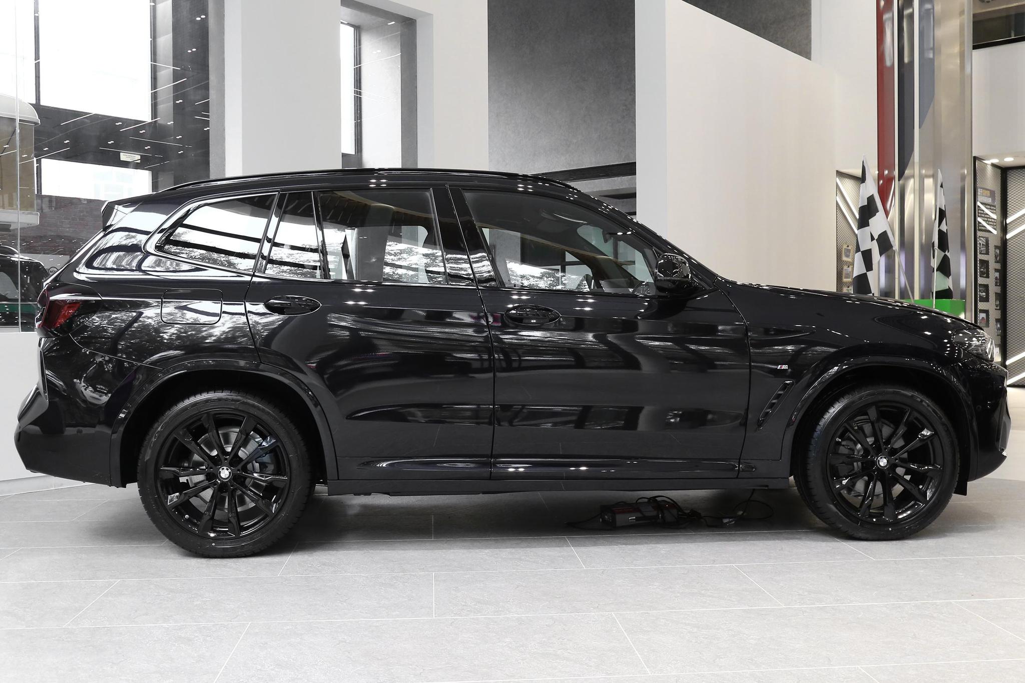 想买安全性好的suv,想买个好看智能省油空间大的suv