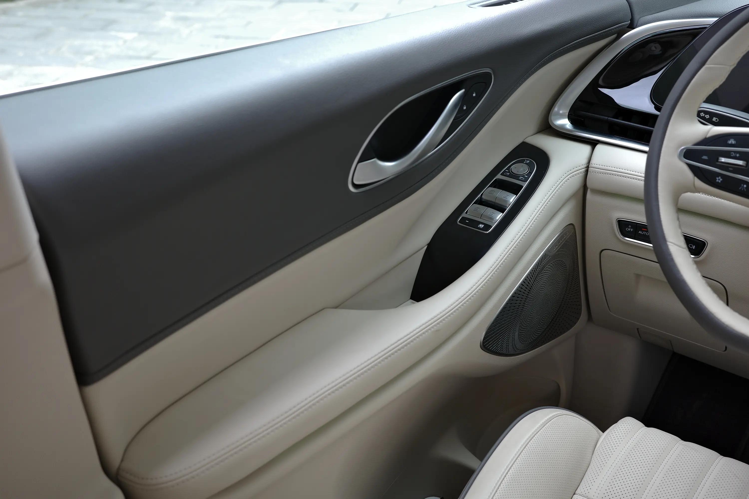 岚图梦想家和gl8整车价格对比,岚图梦想家和gl8空间对比