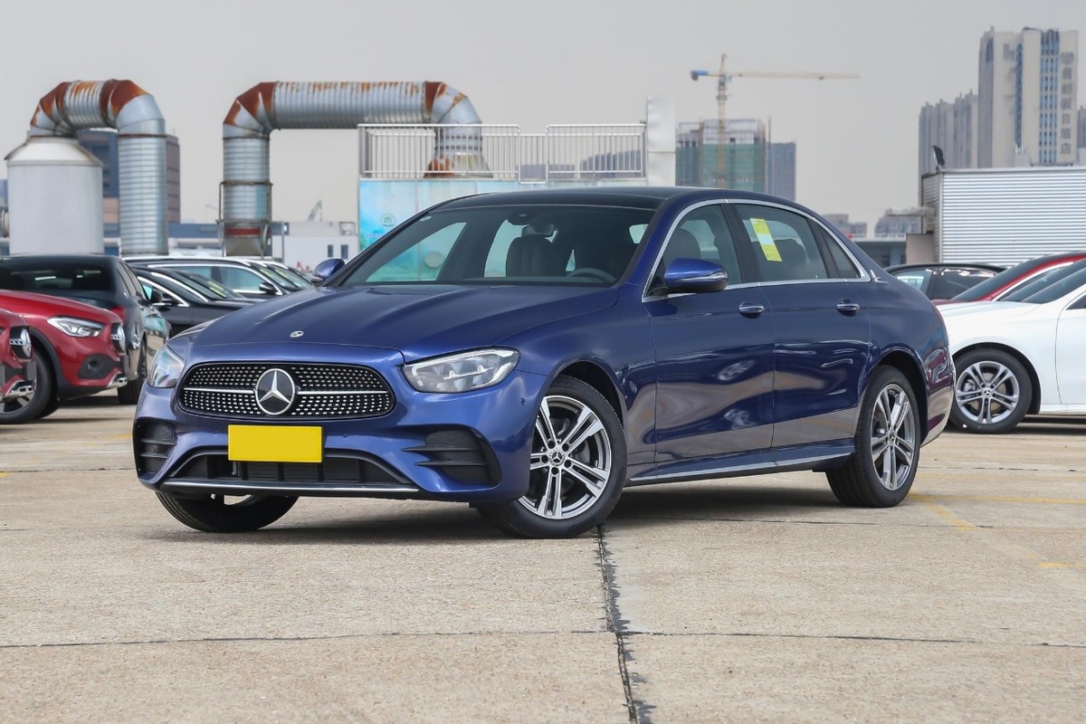 新一代奔驰e级实拍图曝光,奔驰全新e级实拍曝光