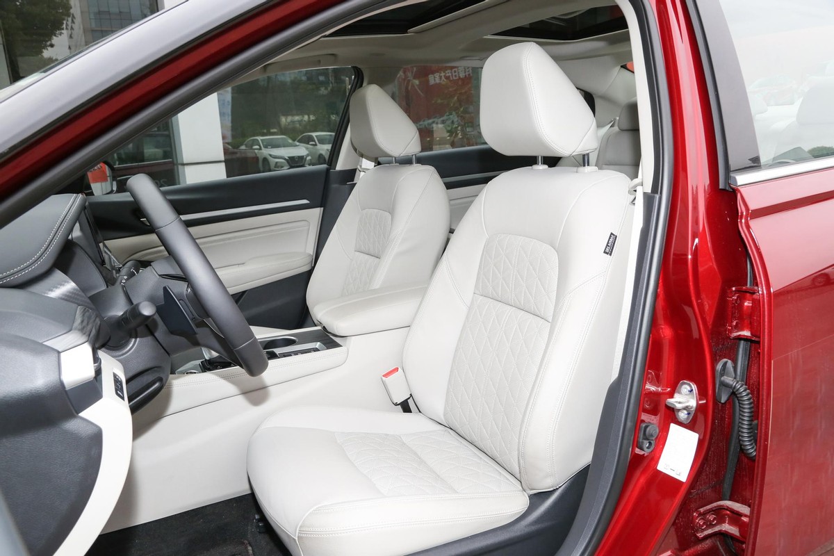 2.0t的日产天籁最新款价格多少,东风日产天籁2.0和2.0t怎么选择