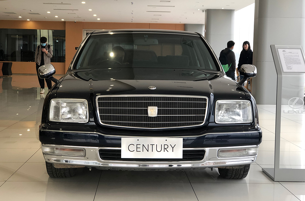 手工打造金凤凰为标！实拍日本皇族*用御**座驾第二代丰田世纪