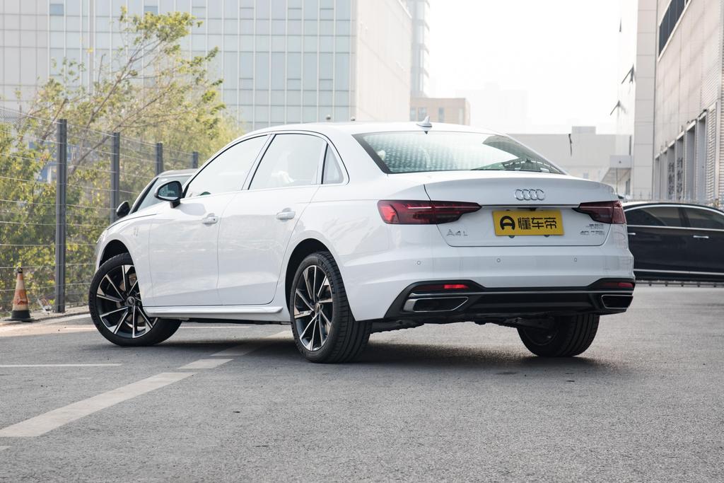 奥迪a4l历代款式对比,历代最经典的奥迪a4l是哪款