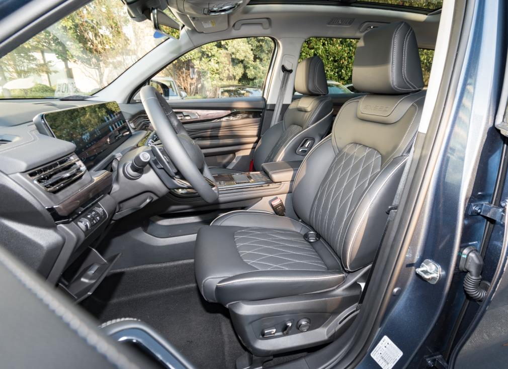 中大型suv怎么选不妨先看看这款车,15到20万的中型suv六座油耗低的车