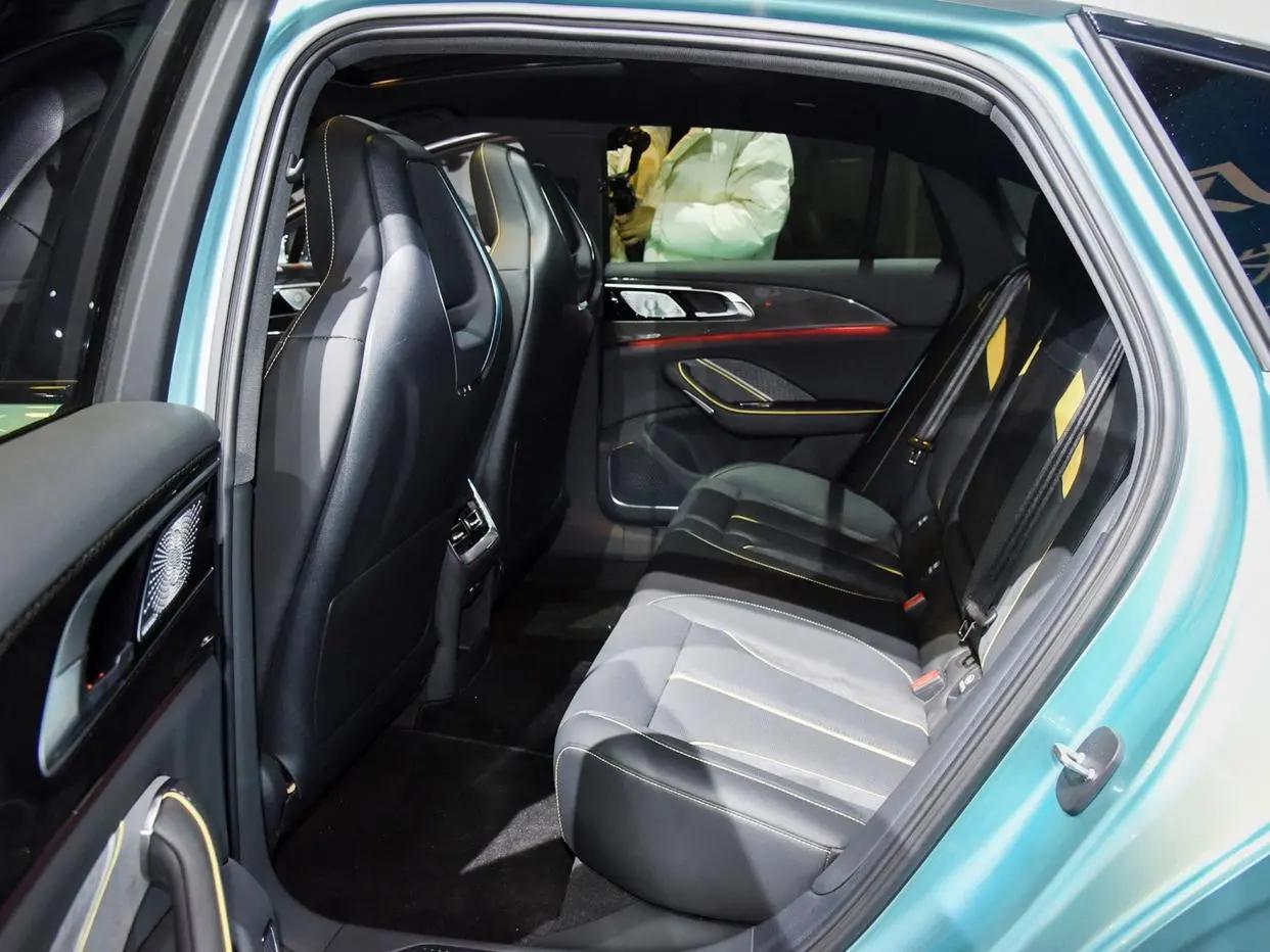 车长超过5米的车便宜,车长近5米才8万多起卖