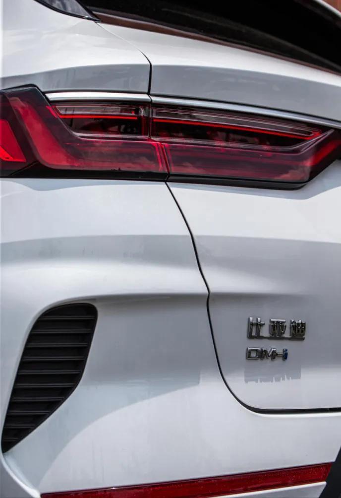 比亚迪宋plusdm-i和宋prodm,比亚迪宋plus燃油版安全性能测试