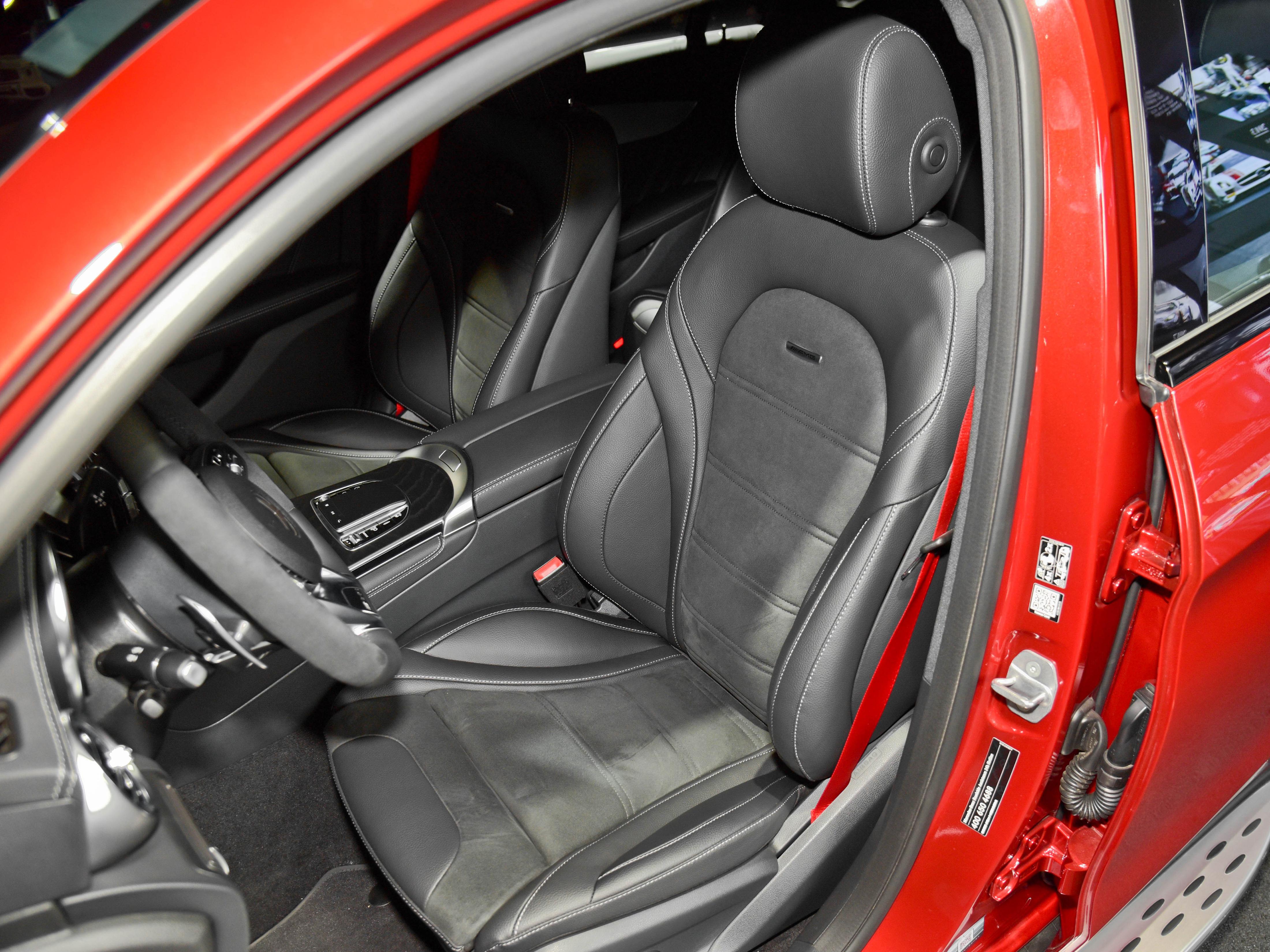 豪华运动纯电suv,沉浸式体验奔驰amgglc轿跑