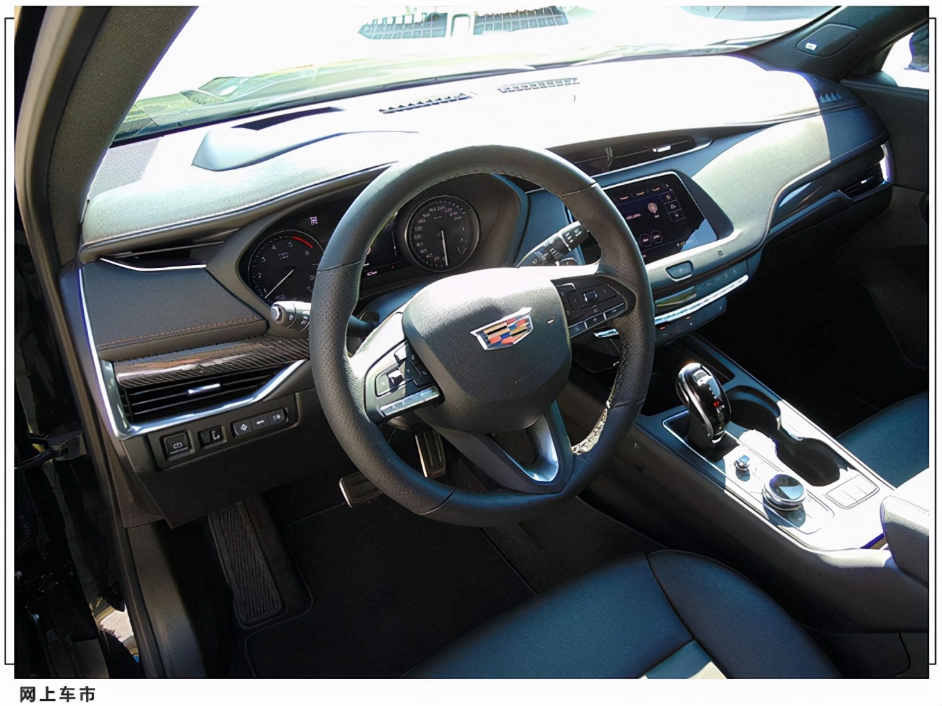全新豪华suv凯迪拉克xt4上市,首推豪华型全新凯迪拉克xt4怎么选