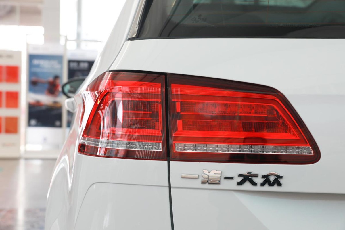 实拍高尔夫·嘉旅1.4T自动好奇型，卖16.48万，经济耐用家用不错