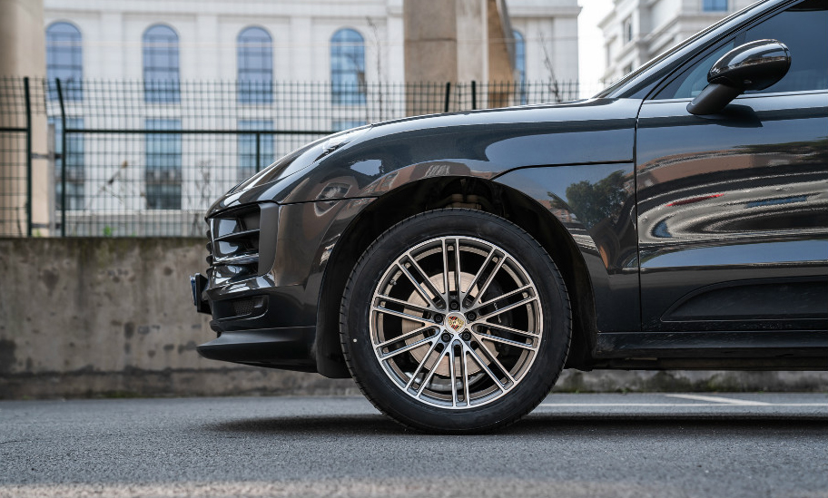 保时捷macan原装轮毂有必要改吗,好车配好轮毂