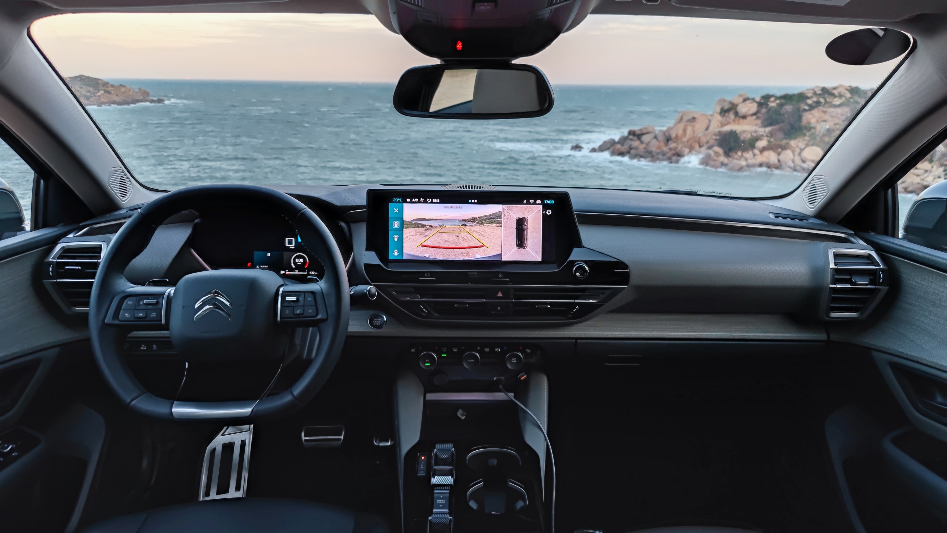 试驾凡尔赛C5X：B级车无疑，车机不难用，变速箱很平顺！