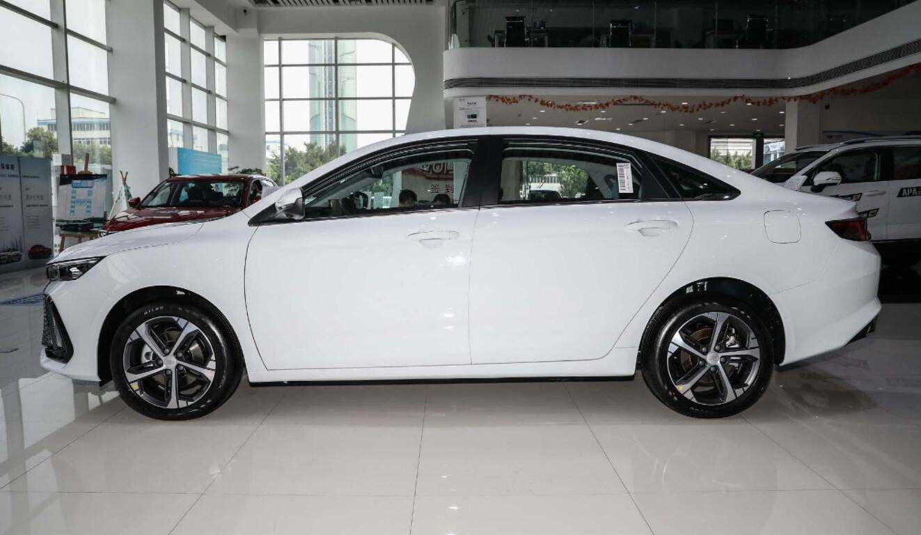 吉利帝豪L外形,吉利帝豪l内饰曝光