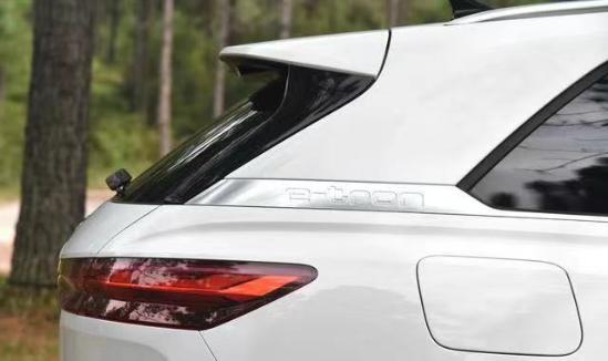 新款4轮电动车测试,上汽奥迪45万级新能源车型